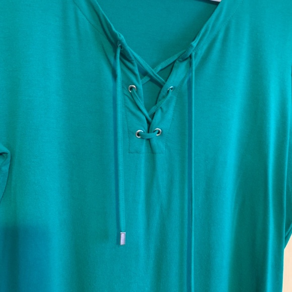Liz Claiborne Green Short Sleeve Top with Lace-up Front - Picture 2 of 7